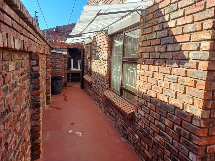 3 Bedroom Property for Sale in Deoville Park Western Cape